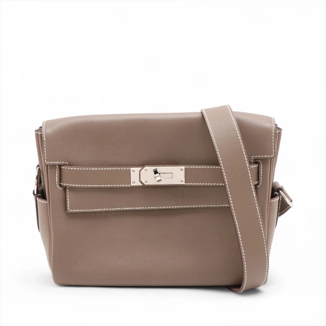 HERMES KELLY MESSENGER PM EVERCOLOR ETOUPE SILVER: Hermes Kelly Messenger PM Evercolor Etoupe Silver Brand: Hermes Type/Style: Shoulder bag Material: Evercolor Color: Etoupe Size: Height:7.3inchLength:9.4inchDepth:4.1inch Accessories: None