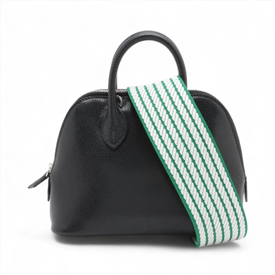 HERMES BOLIDE 1923 MINI 18 CHEVRE MYSORE BLACK: Hermes Bolide 1923 Mini 18 Chevre Mysore Black Brand: Hermes Type/Style: Hand bag Material: Chevre Mysore Color: Black Size: Height:5.3inchLength:7.1inchDepth:3.0inch Accessories: None Acc