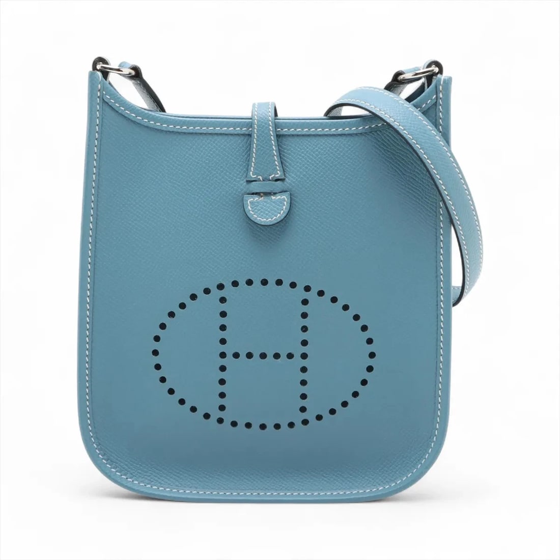 HERMES EVELYN 16 TPM VEAU EPSOM BLUE JEAN: Hermes evelyn 16 TPM Veau Epsom Blue Jean Brand: Hermes Type/Style: Shoulder Bag Material: Veau Epsom Color: Blue Jean Size: Height:7.9inchLength:6.9inchDepth:2.2inch Accessories: None Acc