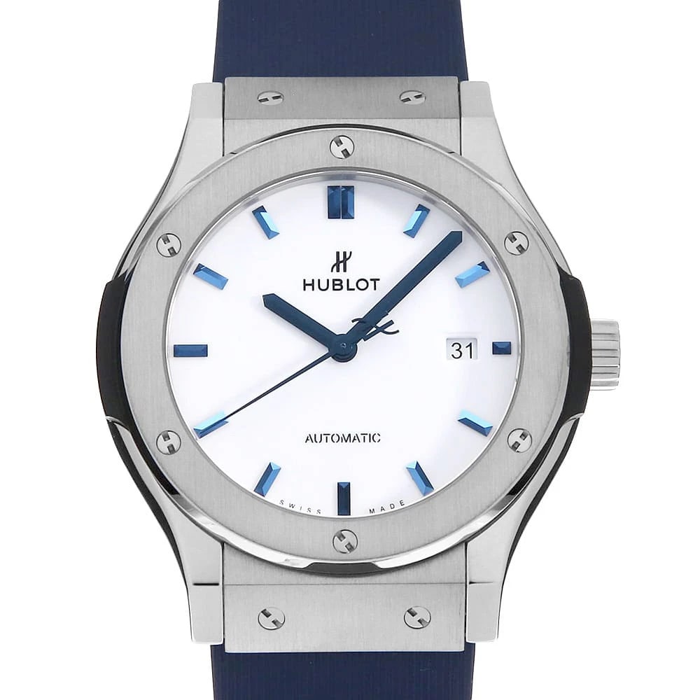 HUBLOT CLASSIC FUSION TITANIUM WHITE SHINY BLUE WATCH: HUBLOT Classic Fusion Titanium White Shiny Blue Watch Brand: HUBLOT Type/Style: Wrist watch Material: Band Material rubber, Case Material Titanium Color: Dial Color White Size: Case:W42mm Accessor