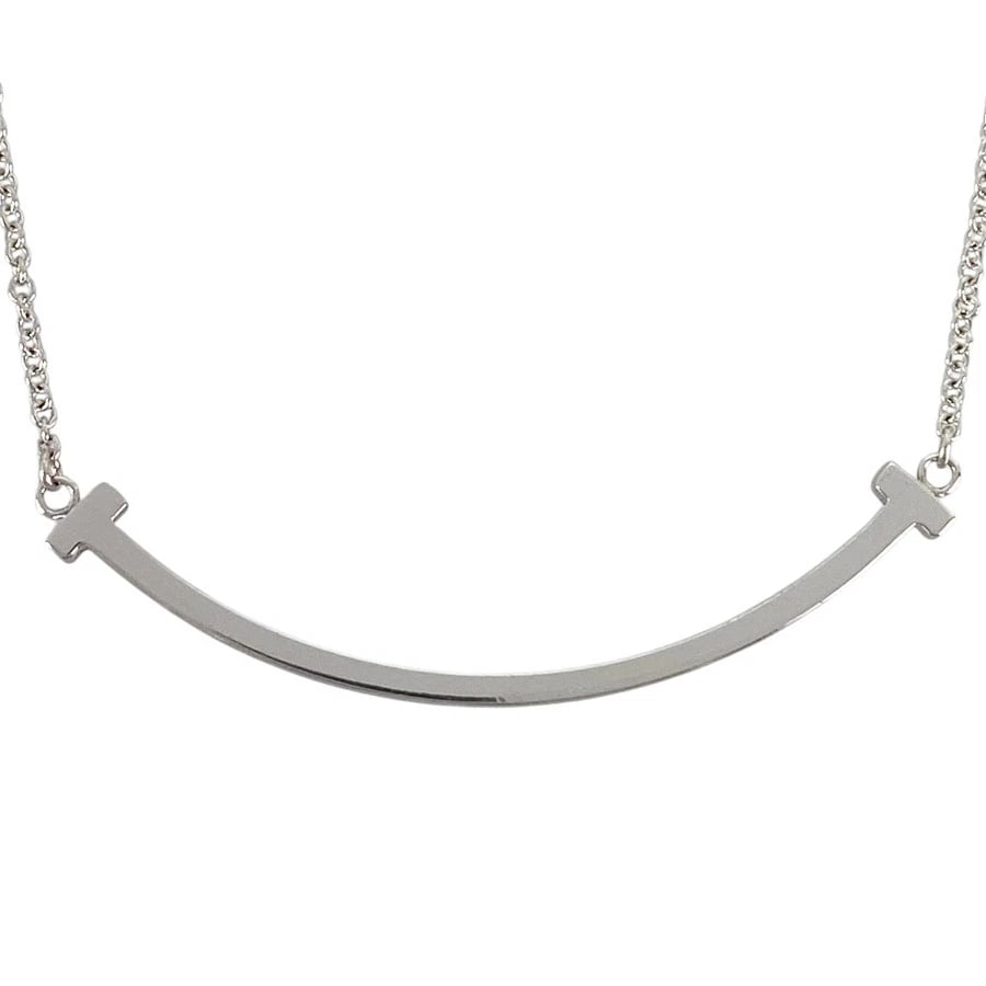 TIFFANY&CO. T SMILE SMALL WHITE GOLD NECKLACE: TIFFANY&Co. T Smile Small White gold Necklace Brand: TIFFANY&Co. Type/Style: Necklace Material: 18K White Gold Color: Silver Size: Top size:13.6mm?36.7mm Necklace full length:46cm Accessories: Non