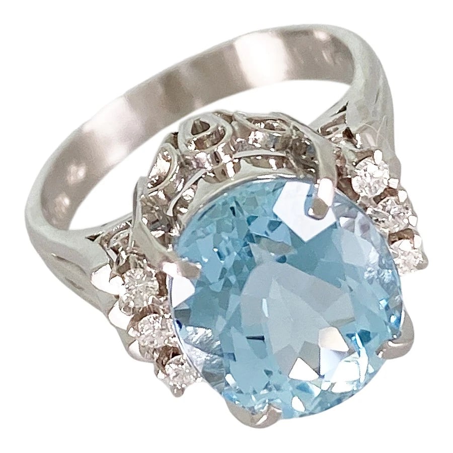 RING PLATINUM AQUAMARINE DIAMOND: Ring Platinum Aquamarine Diamond Brand: Unsigned Jewelry Type/Style: Ring Material: Platinum 850, Main Stone Secondary Stone Natural Color: Silver Size: 5 US Accessories: None Accessories Notice: