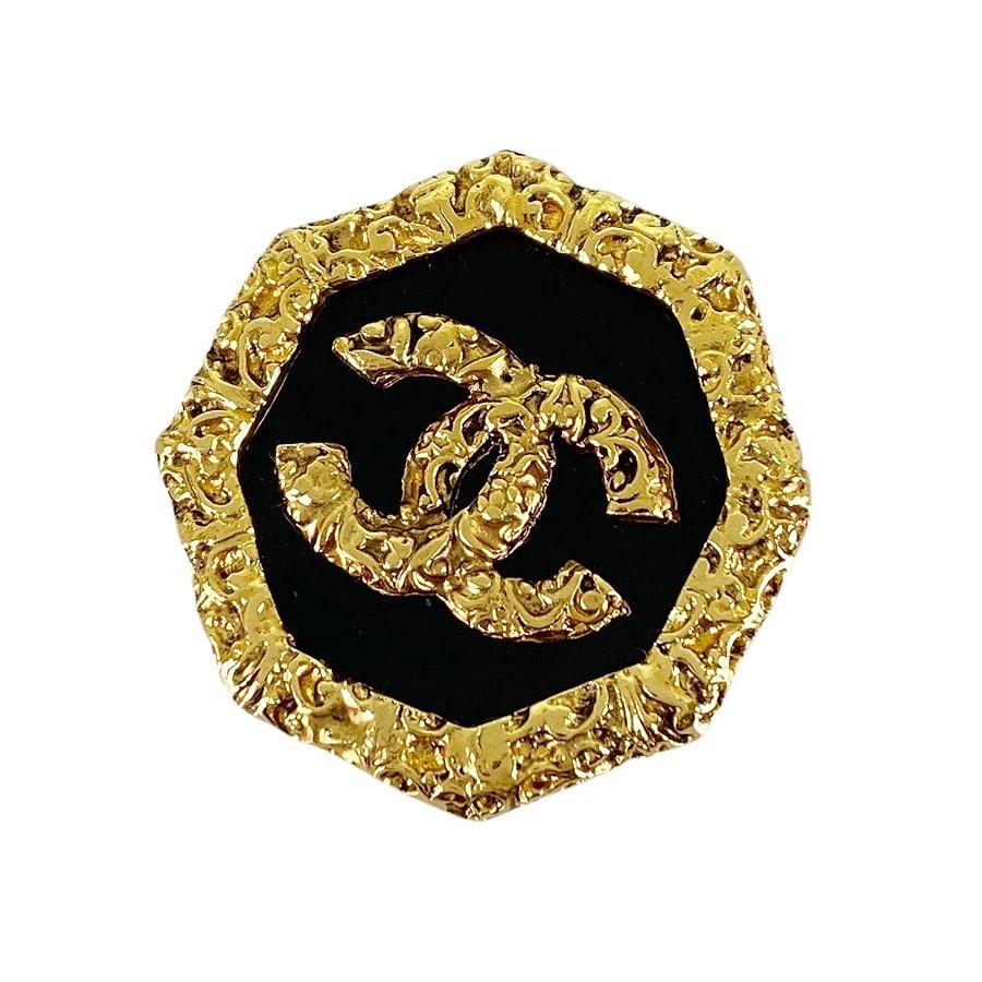 CHANEL GOLD PLATED BROOCH: CHANEL Gold plated Brooch Brand: CHANEL Type/Style: Brooch Material: Gold Plated Color: Gold Size: Top size:39.6mm?39.5mm Accessories: None Accessories Notice: When purchasing pre-owned go