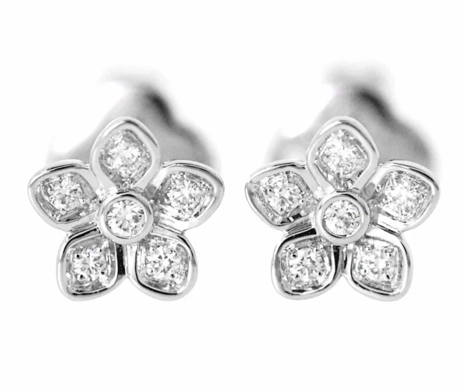 GRAFF WILD FLOWER PETITE PAVE DIAMOND 18K WHITE GOLD STUD EARRINGS WITH PAPER: Graff Wild Flower Petite Pave Diamond 18k White Gold Stud Earrings with Paper Brand: Graff Type/Style: Earrings Material: 18k White Gold, Main Stone Natural Color: White Size: 6.5 mm ? 6.5 mm ? 2.5 mm