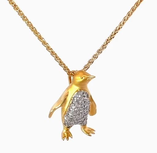 CARRERA Y CARRERA PENGUIN DIAMOND NECKLACE PENDANT: Carrera y Carrera Penguin Diamond Necklace Pendant Brand: Carrera y Carrera Type/Style: Necklace Material: 18k Yellow Gold 18k White Gold, Main Stone Natural Color: Yellow, White Size: Chain Length: A