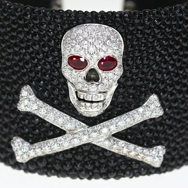 DE GRISOGONO SKULL RUBY DIAMOND STINGRAY LEATHER CUFF BANGLE - 2