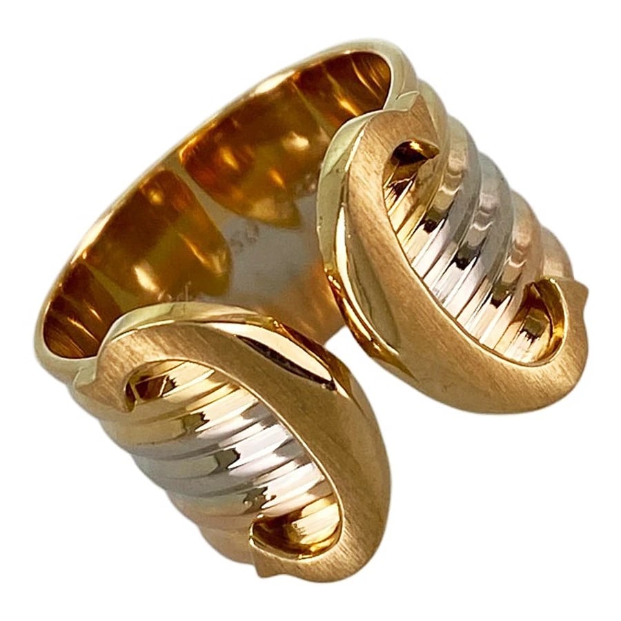 CARTIER 2C TRINITY YELLOW GOLD RING: Cartier 2C Trinity Yellow gold Ring Brand: Cartier Type/Style: Ring Material: 18K Yellow Gold 18K White Gold 18K Rose Gold, Color: Gold Size: 4.5 US Accessories: None Accessories Notice: When