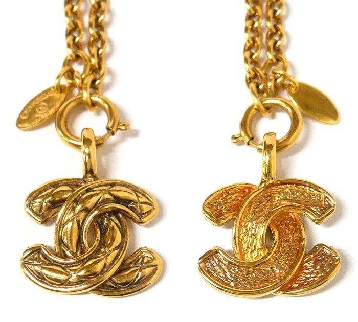 CHANEL MATELASSE COCO MARK NECKLACE GOLD: Chanel Matelasse Coco Mark Necklace Gold Brand: Chanel Type/Style: Necklace Material: None, Color: gold Size: Approximately [Top] Width 24.5mm x Height 20.5mm [Chain] 54cm Accessories: None