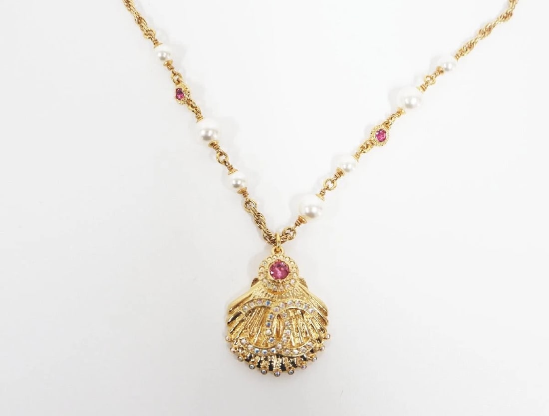 CHANEL COCO MARK NECKLACE PEARL RHINESTONE GOLD: CHANEL Coco Mark Necklace Pearl Rhinestone Gold Brand: CHANEL Type/Style: Necklace Material: GP, Color: GOLD Size: TOP Size: 5.0 x 4.0 cm (Width x Height) Chain Length: 42-48 cm Accessories: None