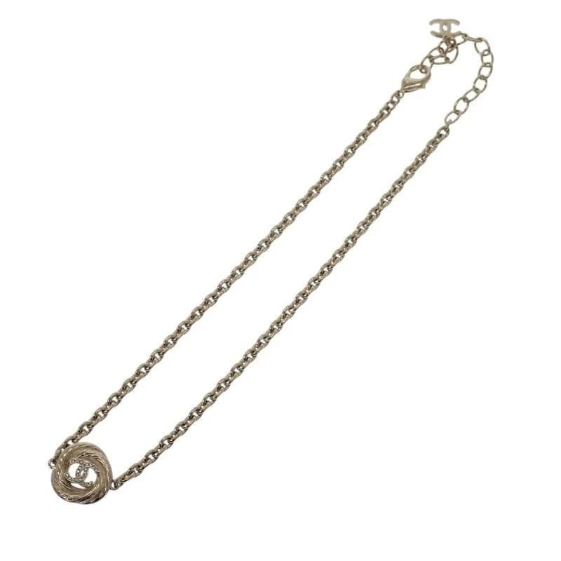CHANEL NECKLACE METAL RHINESTONE: CHANEL Necklace Metal Rhinestone Brand: CHANEL Type/Style: Necklace Material: Metal / Rhinestone, Color: GOLD Size: Minimum Chain Length: Approx. 35cm ?Maximum Chain Length: Approx. 40cm Motif Width: 