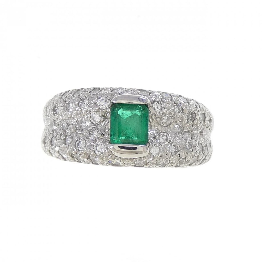 PT900 EMERALD RING: PT900 Emerald Ring Brand: Unbranded Type/Style: Emerald Ring Material: Platinum900, Main Stone/Creation Emerald Secondary Stone Diamond Color: Silver Size: US 6 1/4 Accessories: None Accessories