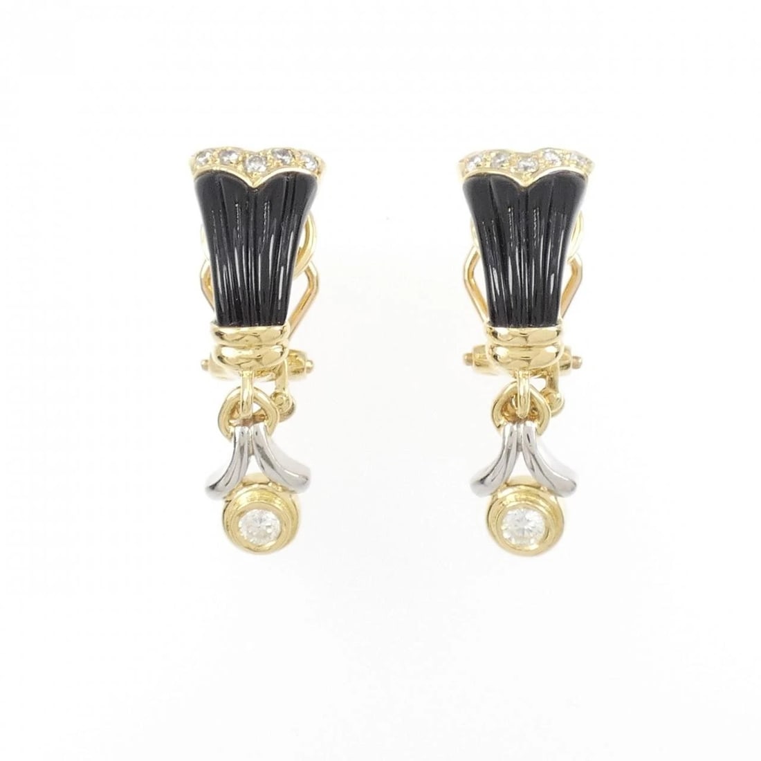 K18YG/PT900 2WAY ONYX EARRINGS: K18YG/PT900 2WAY Onyx Earrings Brand: Unbranded Type/Style: Onyx Pierce/Earring Material: K18YG/PT900, Main Stone/Creation OnyxSecondary Stone Diamond Color: YG,Silver Size: Actual Size Approx.