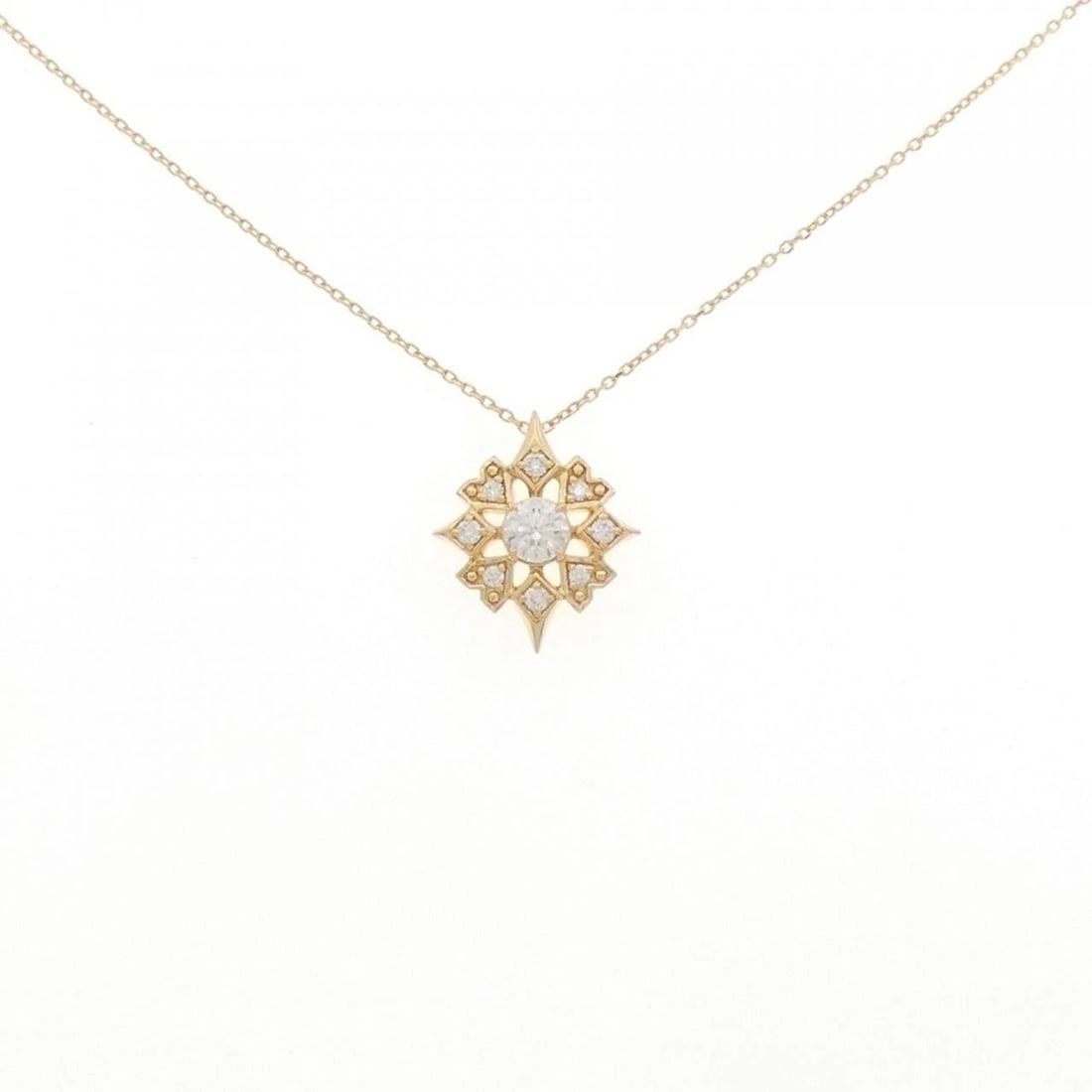K18YG DIAMOND NECKLACE: K18YG Diamond Necklace Brand: Unbranded Type/Style: Diamond Necklace Material: 18K Yellow Gold, Color: Yellow Gold Size: Actual Size Pendant length approx. x width approx.: 15.3mmx13.2mm Chain