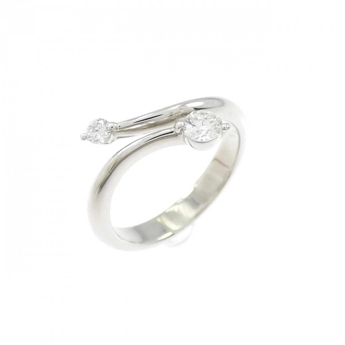 PT900 DIAMOND PINKY RING: PT900 Diamond Pinky Ring Brand: Unbranded Type/Style: Diamond ring Material: Platinum900, Color: Platinum Size: US 2 Accessories: None Accessories Notice: When purchasing pre-owned goods, please