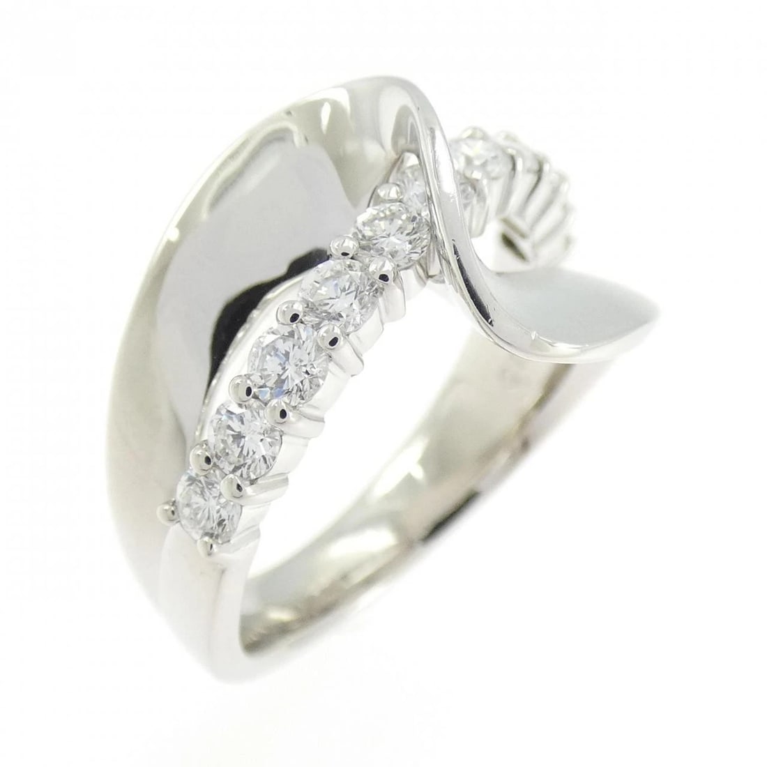 PT900 DIAMOND RING: PT900 Diamond Ring Brand: Unbranded Type/Style: Diamond Ring Material: PT900, Color: Silver Size: US 6 1/4 Accessories: None Accessories Notice: When purchasing pre-owned goods, please ref