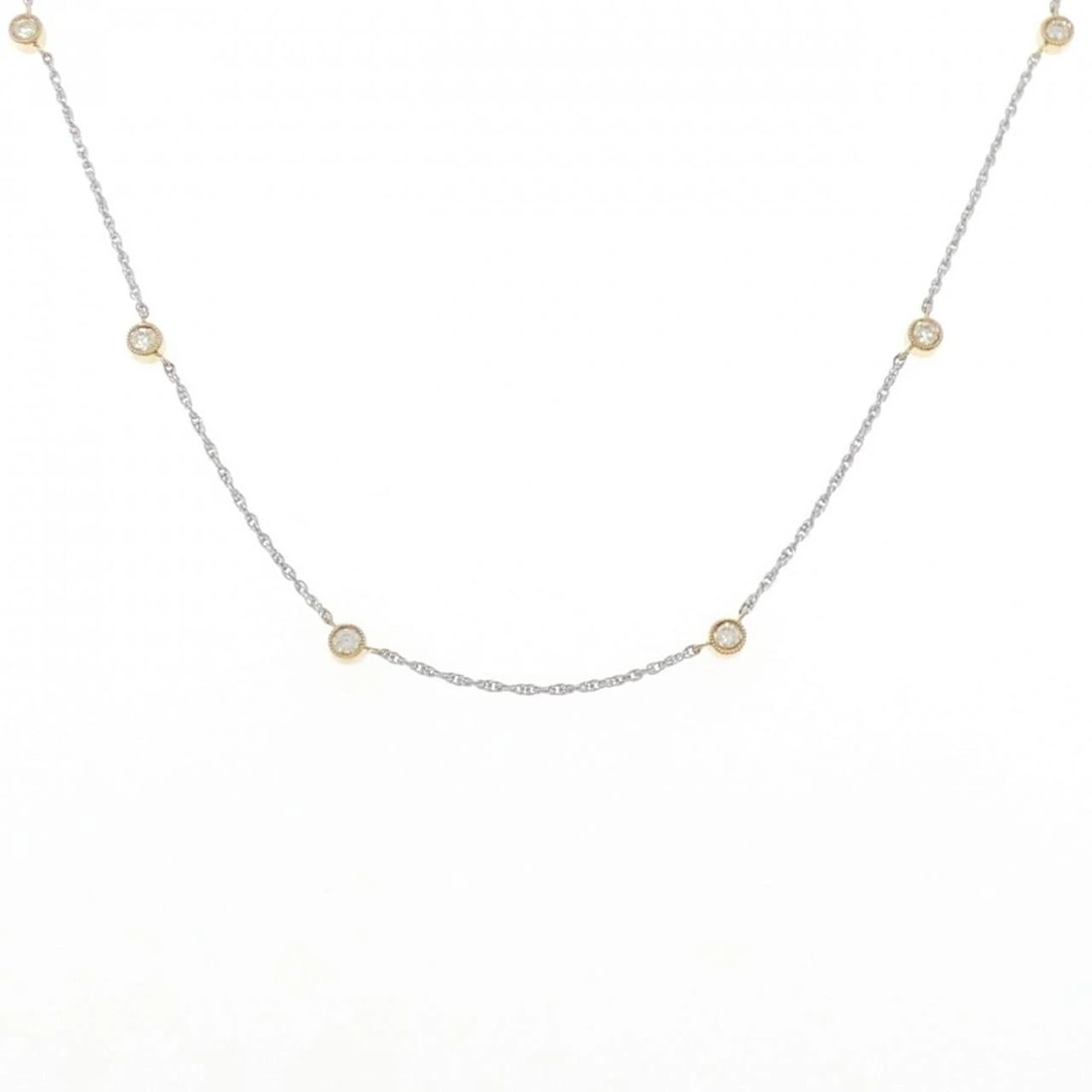 K18YG/K18WG DIAMOND NECKLACE: K18YG/K18WG Diamond Necklace Brand: Unbranded Type/Style: Diamond Necklace Material: 18K Yellow Gold/18K White Gold, Main Stone/Creation Natural Color: YG,WG Size: Actual Size Max width approx.: