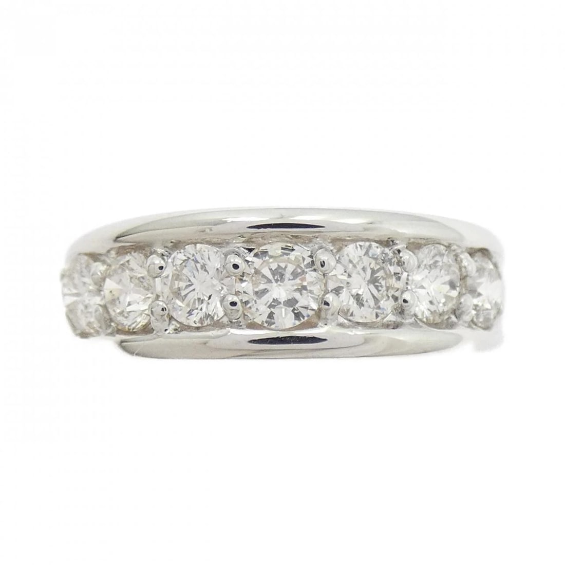 PT900 DIAMOND RING (1 of 2)