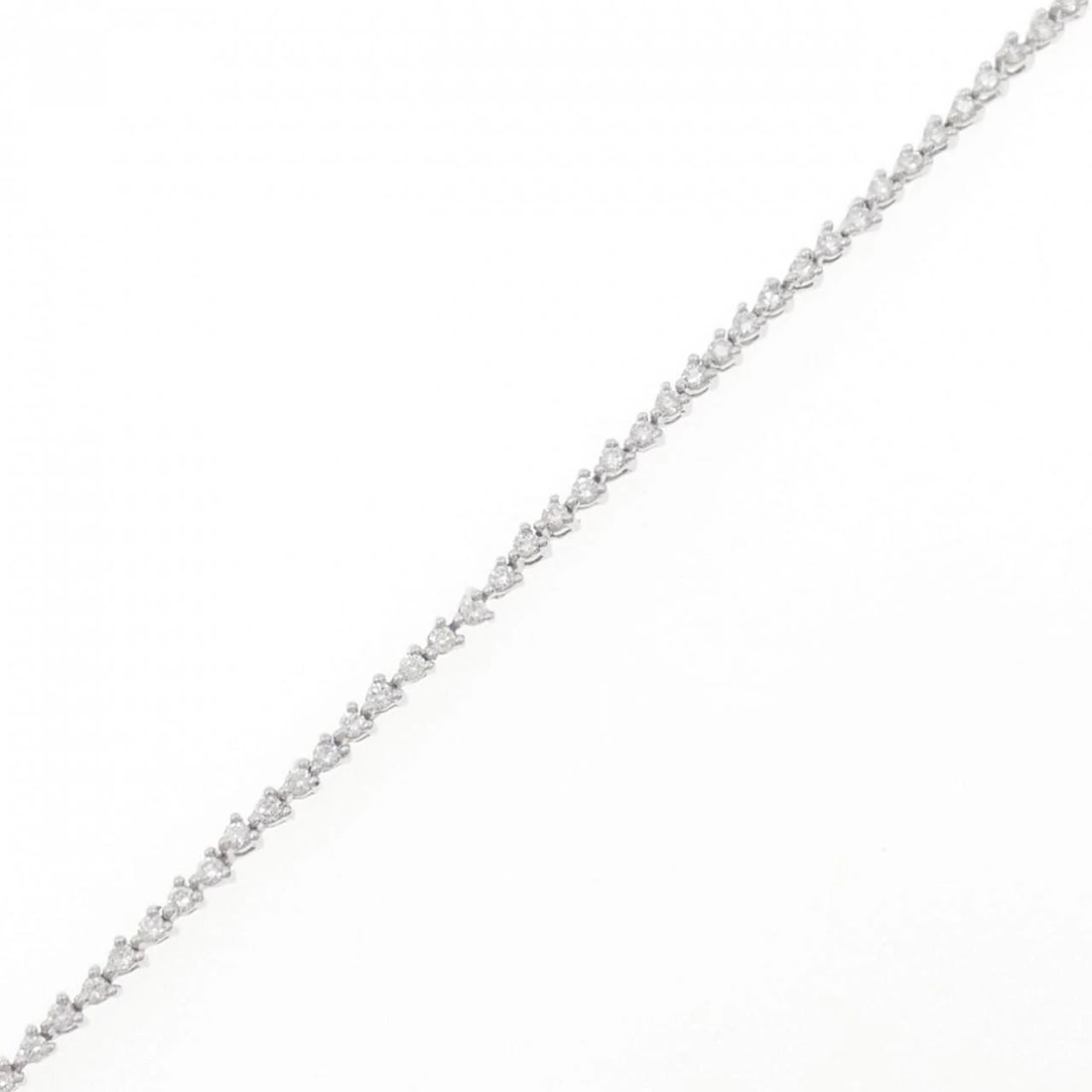 K18WG DIAMOND BRACELET: K18WG Diamond Bracelet Brand: Unbranded Type/Style: Braclet Material: K18WG, Main Stone/Creation Natural Color: White Gold Size: Actual Size Max width approx: 1.9mm 18cm Accessories: None Accessories