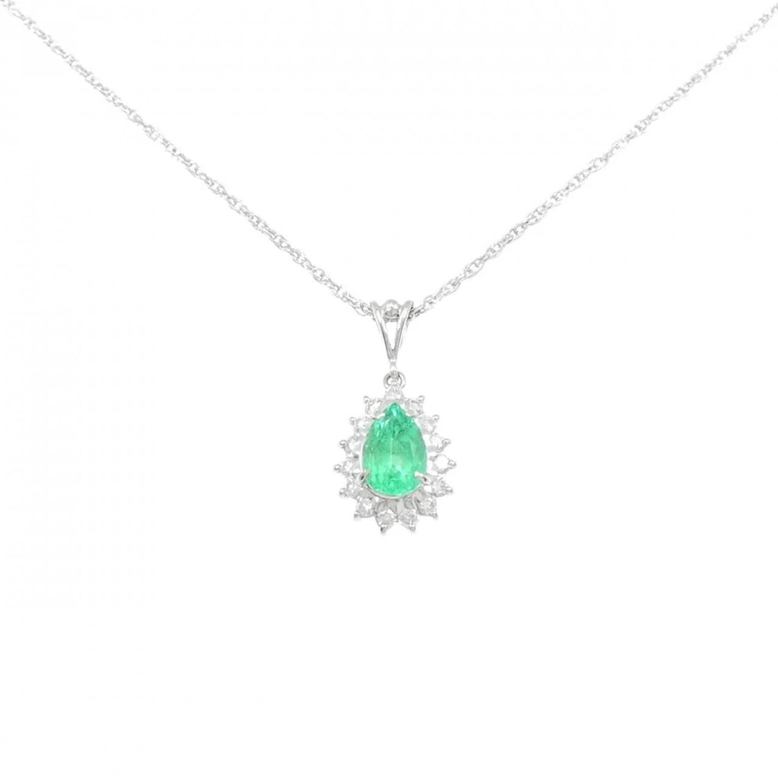 PT900/PT850 EMERALD NECKLACE: PT900/PT850 Emerald Necklace Brand: Unbranded Type/Style: Emerald Necklace Material: Platinum850/Platinum900, Main Stone/Creation Emerald Secondary Stone Diamond Color: Platinum Size: Actual Size