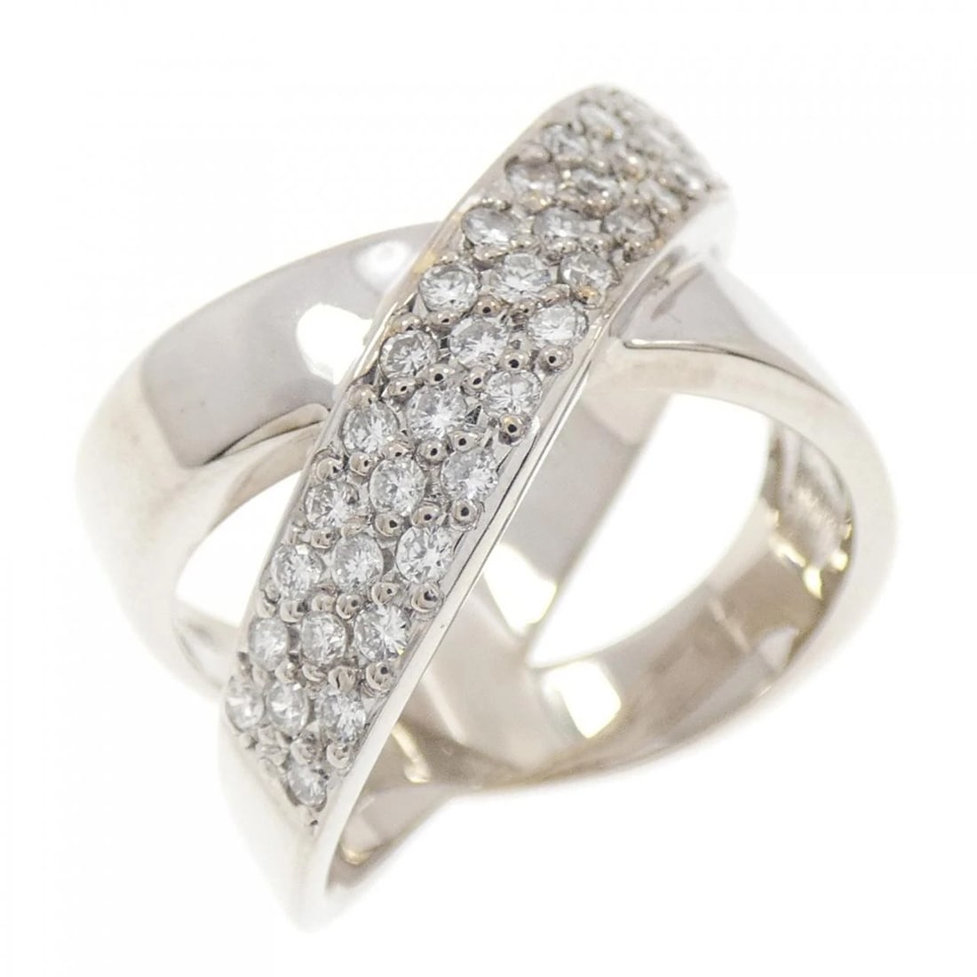 K18WG PAVE DIAMOND RING: K18WG Pave Diamond Ring Brand: Unbranded Type/Style: Diamond ring Material: 18k White Gold, Color: White Gold Size: US 5 1/2 Accessories: None Accessories Notice: When purchasing pre-owned