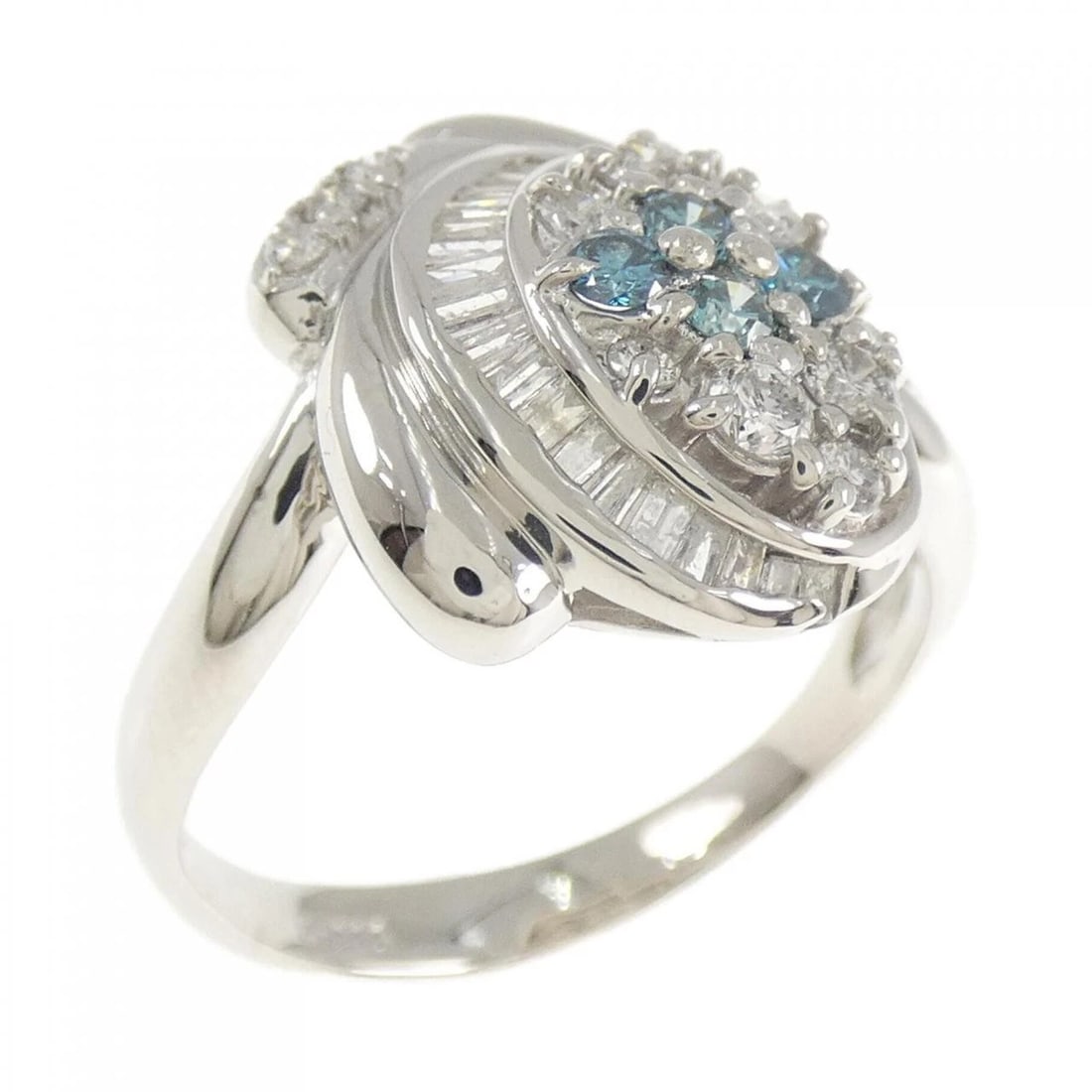 PM900 DIAMOND RING: PM900 Diamond Ring Brand: Unbranded Type/Style: Diamond Ring Material: Platinum900, Color: Platinum Size: US 8 1/2 Accessories: None Accessories Notice: When purchasing pre-owned goods, please refer