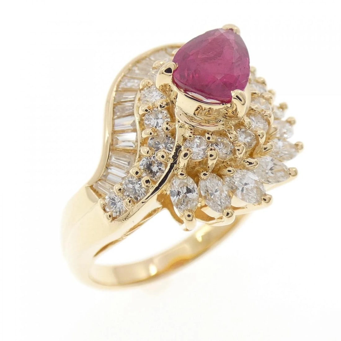 K18YG RUBY RING: K18YG Ruby Ring Brand: Unbranded Type/Style: Ruby Ring Material: 18K Yellow Gold, Main Stone/Creation RubySecondary Stone Diamond Color: Yellow Gold Size: US 7 1/4 Accessories: None Access
