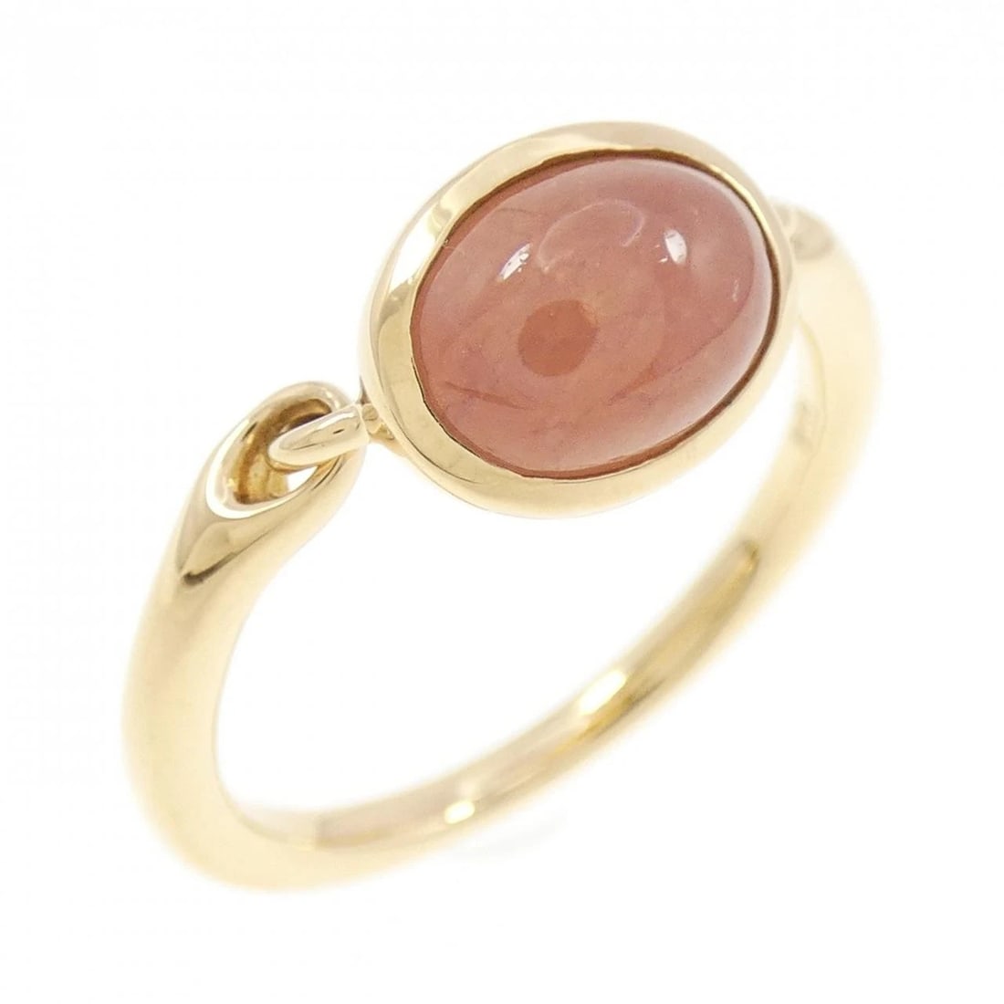 K18YG RHODOCHROSITE RING: K18YG Rhodochrosite Ring Brand: Unbranded Type/Style: Rhodochrosite Ring Material: K18 yellow gold, Main Stone/Creation Road Black Site Color: YEllow Gold Size: US 6 1/4 Accessories: None Accessories