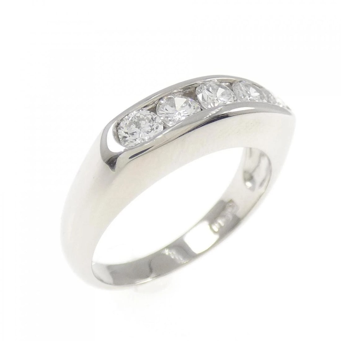PT900 DIAMOND RING: PT900 Diamond Ring Brand: Unbranded Type/Style: Diamond ring Material: PT900, Color: Silver Size: US 5.5 Accessories: None Accessories Notice: When purchasing pre-owned goods, please refer