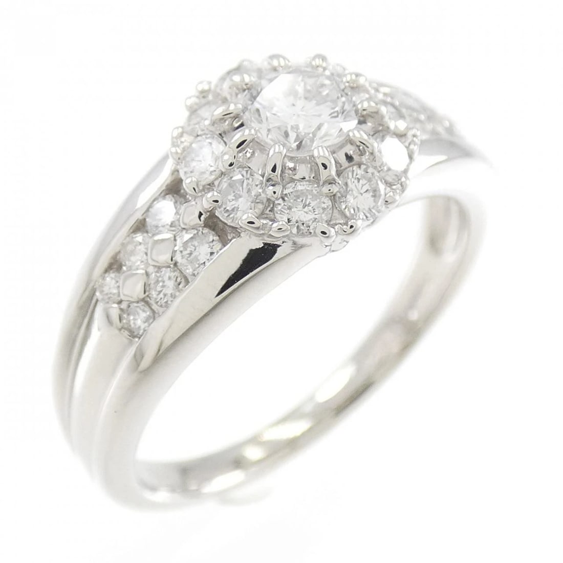 PT900 DIAMOND RING: PT900 Diamond Ring Brand: Unbranded Type/Style: Diamond ring Material: Platinum900, Color: Platinum Size: US 8.25 Accessories: None Accessories Notice: When purchasing pre-owned goods, ple