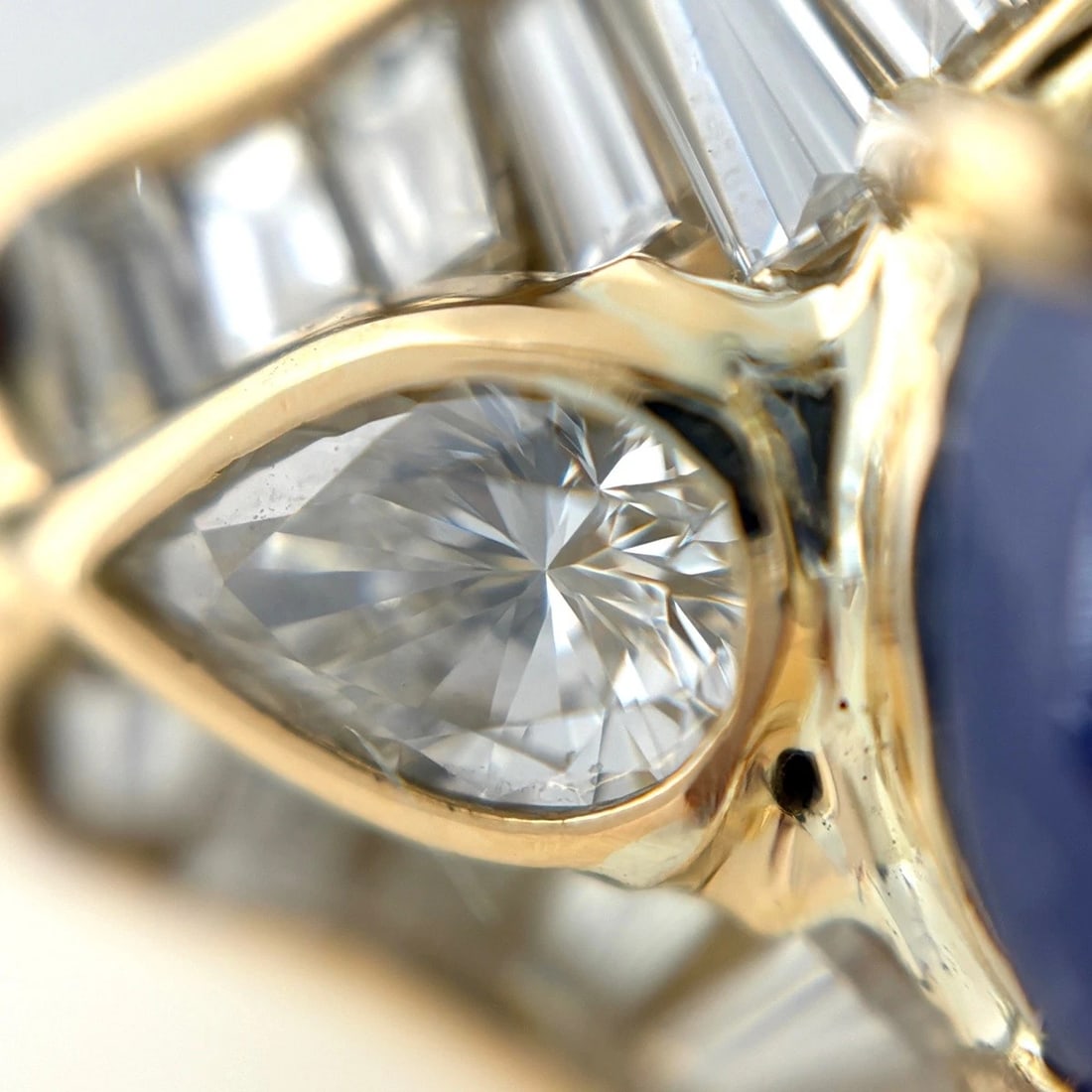 STAR SAPPHIRE DESIGN RING - 2