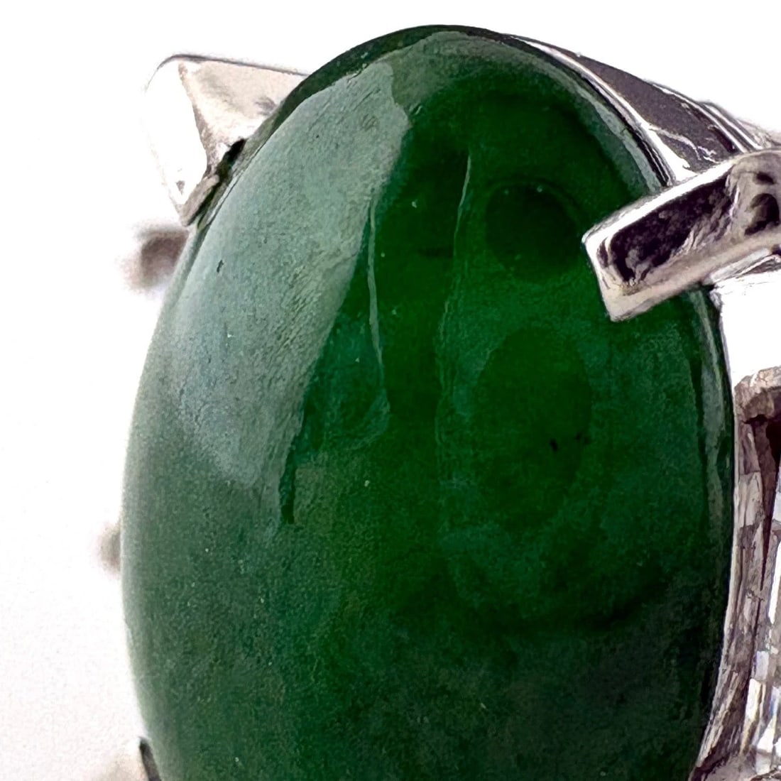 JADE DESIGN PLATINUM RING - 2