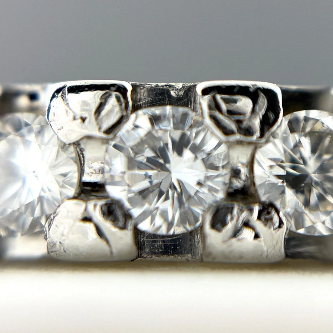 MELEE DIAMOND DESIGN RING - 2