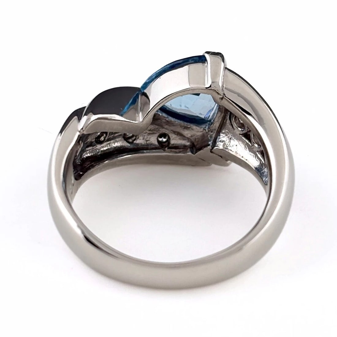 BLUE TOPAZ DESIGN RING - 3