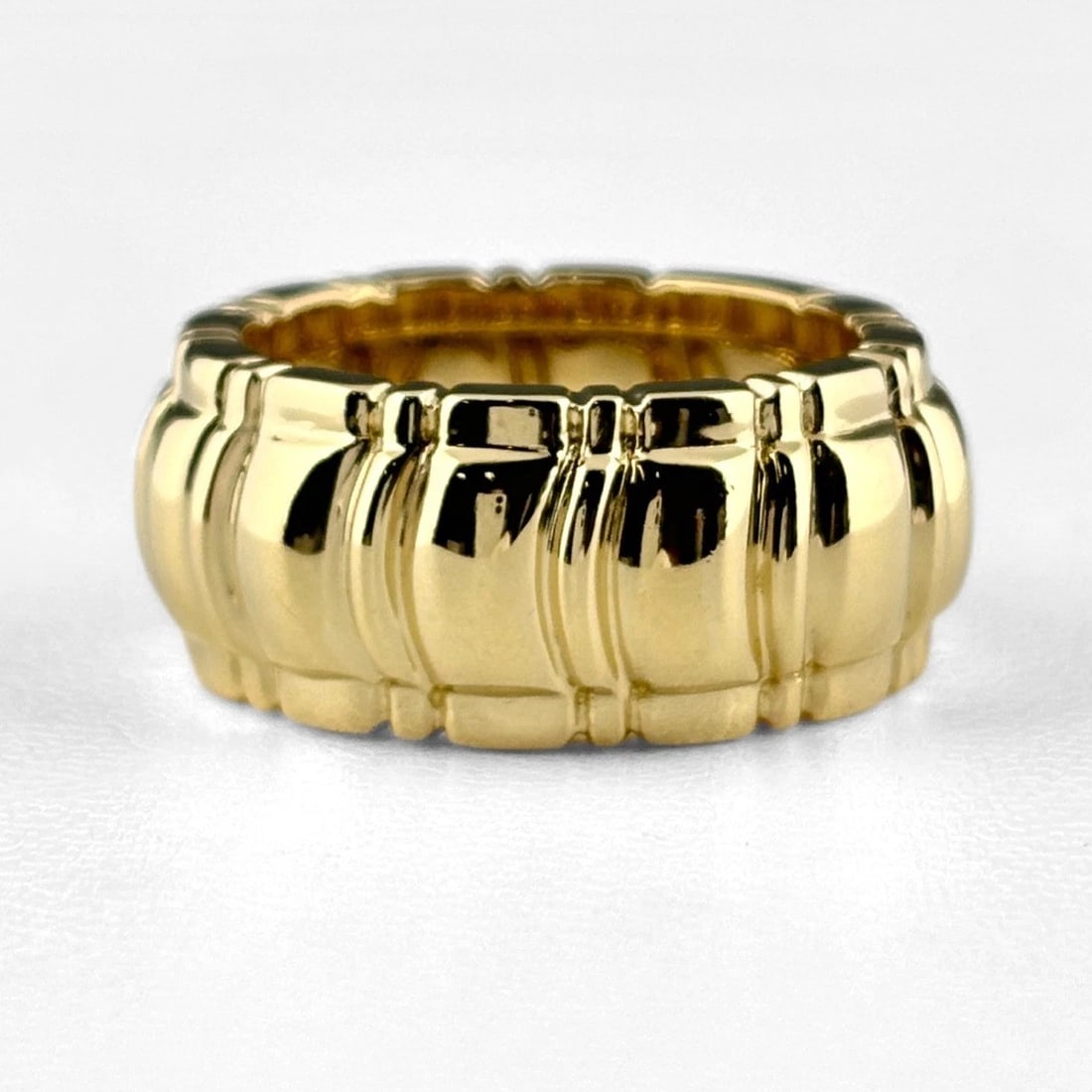 PIAGET YELLOWGOLD RING: PIAGET YellowGold Ring Brand: PIAGET Type/Style: Ring Material: 18K YG Color: YG Size: US 7.5 to 8 Accessories: None Accessories Notice: When purchasing pre-owned goods, please refer to the photos of