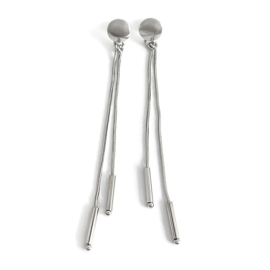 LONG LINEAR CHAIN DANGLE DROP EARRINGS 14K WHITE GOLD: Long Linear Chain Dangle Drop Earrings 14K White Gold Brand: Unbranded Type/Style: Earrings Material: 14K White Gold, Color: Silver Size: Length: 3 inches Width: 8 mm Accessories: None Accessories