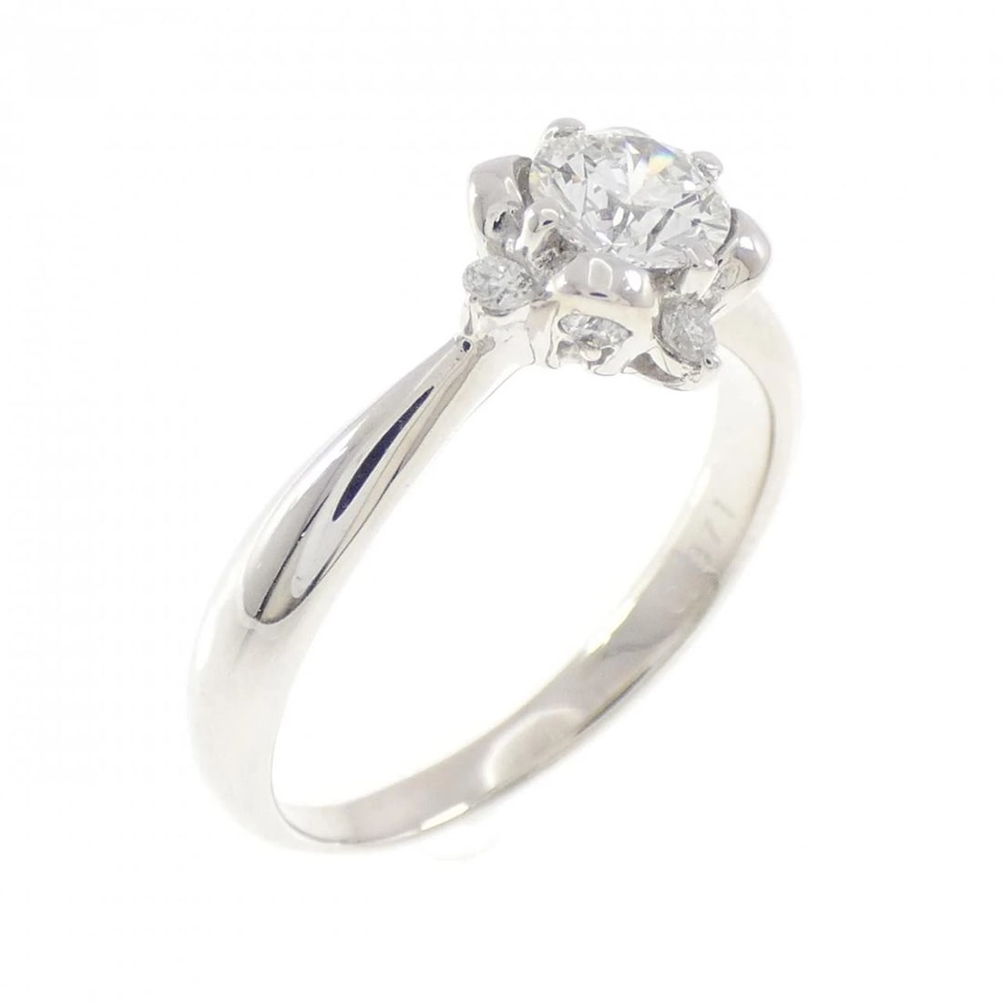 K18WG DIAMOND RING: K18WG Diamond Ring Brand: Unbranded Type/Style: Ring Material: 18k White Gold, Main Stone Natural Color: White Gold Size: US 5 1/4 Accessories: None Accessories Notice: When purchasing pre-owned