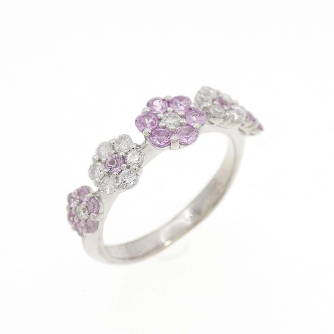K18WG FLOWER SAPPHIRE PINKY RING: K18WG Flower Sapphire Pinky Ring Brand: Unbranded Type/Style: Sapphire Ring Material: K18WG, Main Stone Sapphire Secondary Stone Diamond Color: White gold Size: US 3.25 Accessories: None Accessories