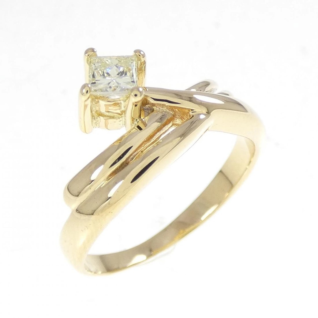 K18YG DIAMOND RING: K18YG Diamond Ring Brand: Unbranded Type/Style: Diamond Ring Material: K18 yellow gold, Main Stone Natural Color: Yellow gold Size: US 4 1/2 Accessories: None Accessories Notice: When purchasing