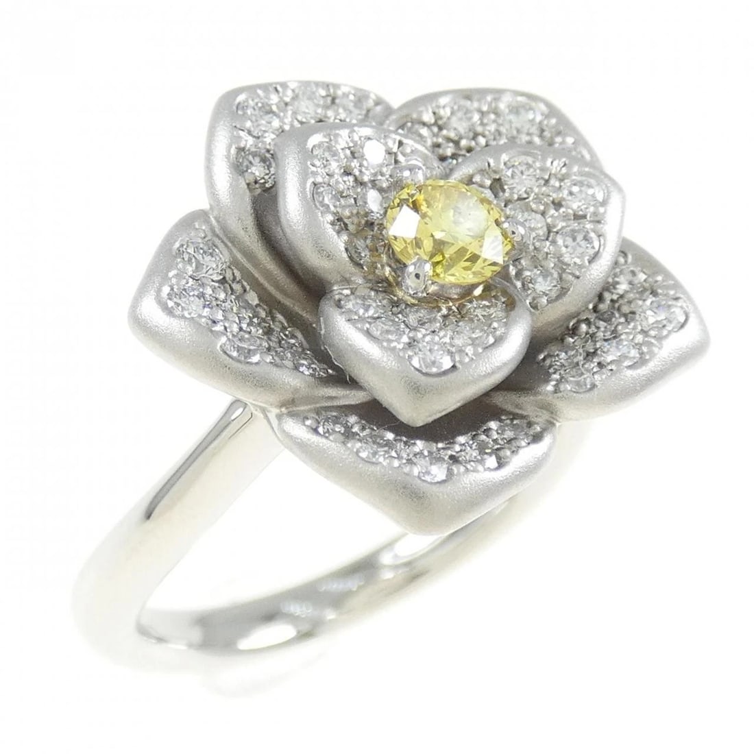 PT950 DIAMOND RING: PT950 Diamond Ring Brand: Unbranded Type/Style: Ring Material: K18YG, Main Stone Natural Color: Yellow Gold Size: US 6 1/2 Accessories: None Accessories Notice: When purchasing pre-owned goods,