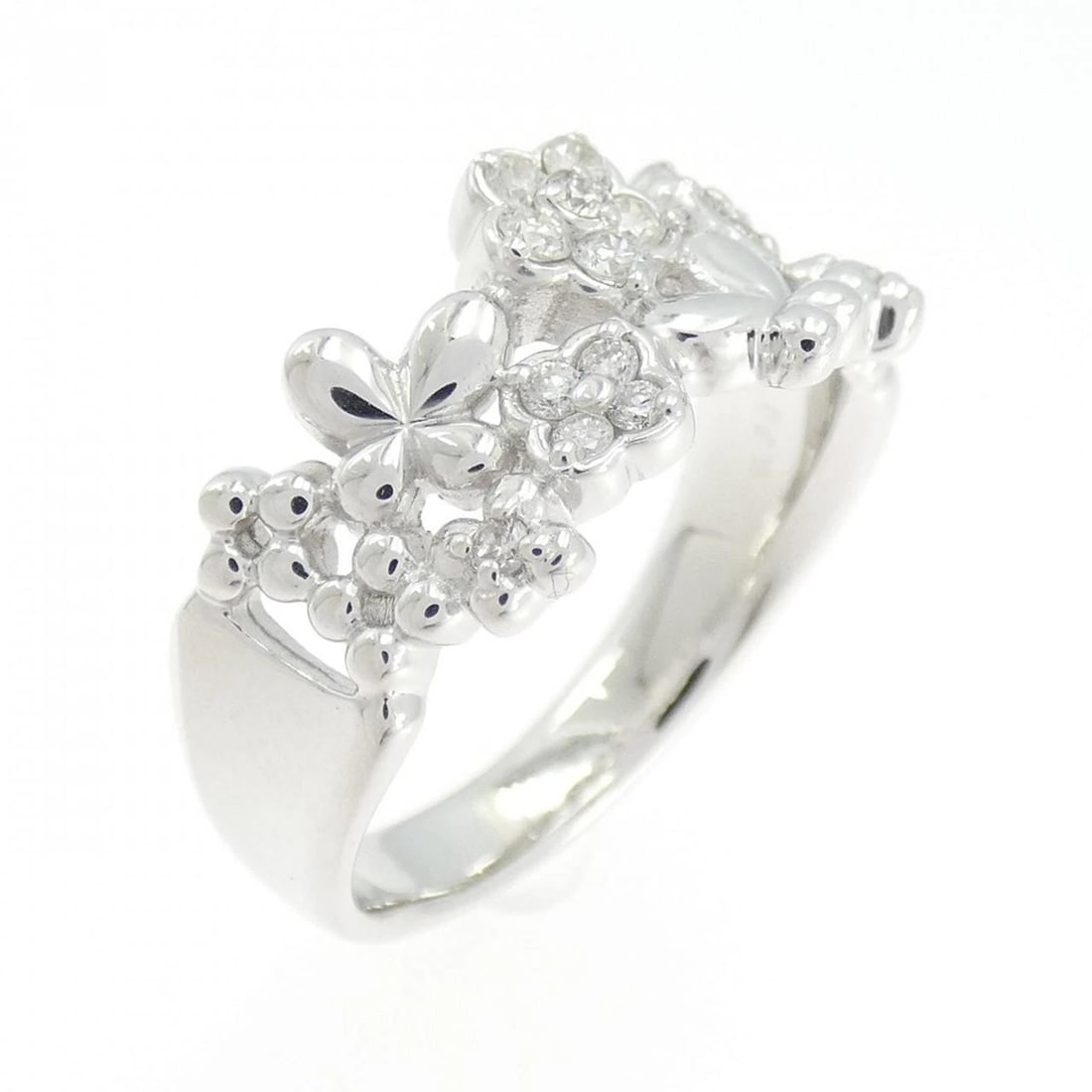 K18WG FLOWER X BUTTERFLY DIAMOND RING: K18WG Flower x Butterfly Diamond Ring Brand: Unbranded Type/Style: Diamond Ring Material: 18k White Gold, Main Stone Natural Color: White Gold Size: US 6 1/4 Accessories: None Accessories Notice: