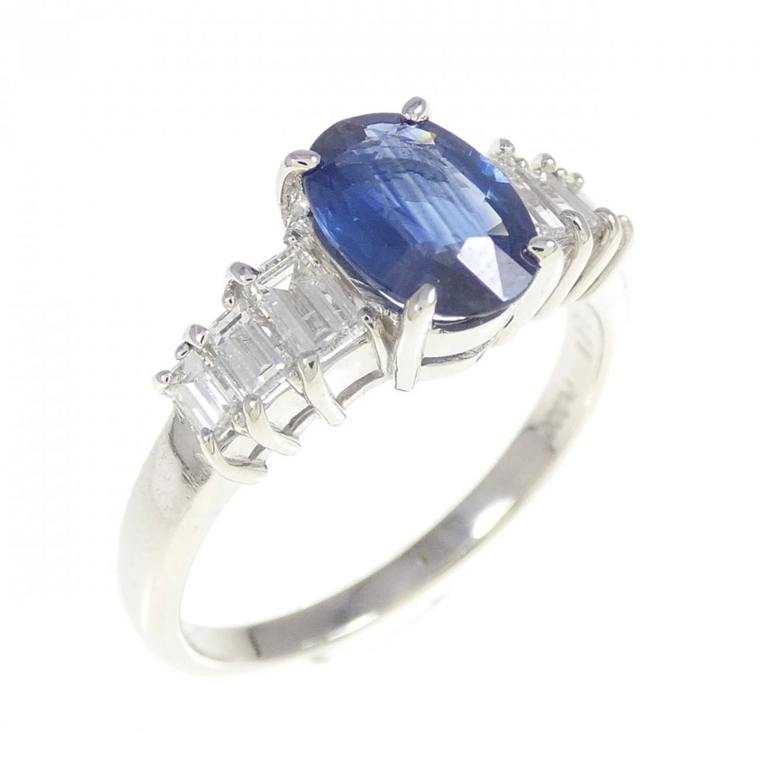 PT900 SAPPHIRE RING: PT900 Sapphire Ring Brand: Unbranded Type/Style: Sapphire Ring Material: Platinum900, Main Stone Sapphire Secondary Stone Diamond Color: Platinum Size: US 6 1/4 Accessories: None Accessories Notice: