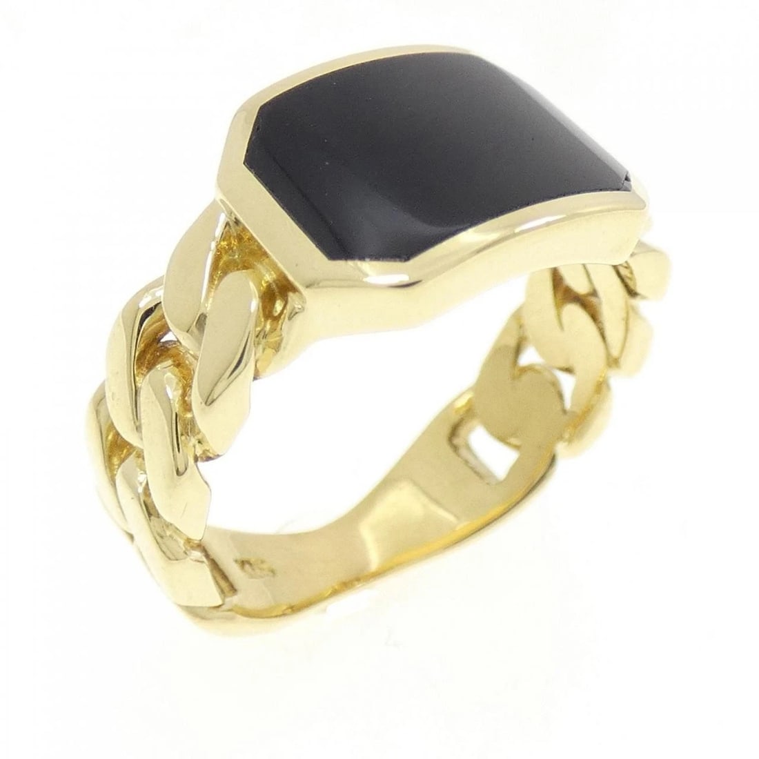 K18YG ONYX RING: K18YG Onyx Ring Brand: Unbranded Type/Style: Onyx Ring Material: 18K Yellow Gold, Main Stone Onyx Color: Yellow Gold Size: US 6 1/4 Accessories: None Accessories Notice: When purchasing pre-owned