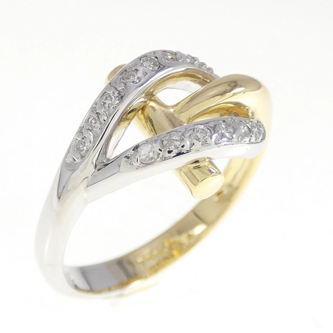 750YG/750WG DIAMOND RING: 750YG/750WG Diamond ring Brand: Unbranded Type/Style: Diamond ring Material: 750 yellow gold/750 white gold, Main Stone Natural Color: Yellow gold/white gold Size: US 5.5 Accessories: None