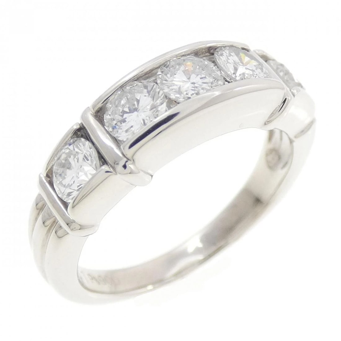 PT900 DIAMOND RING: PT900 Diamond Ring Brand: Unbranded Type/Style: Diamond Ring Material: Platinum900, Main Stone Natural Color: Platinum Size: US 5 3/4 Accessories: None Accessories Notice: When purchasing