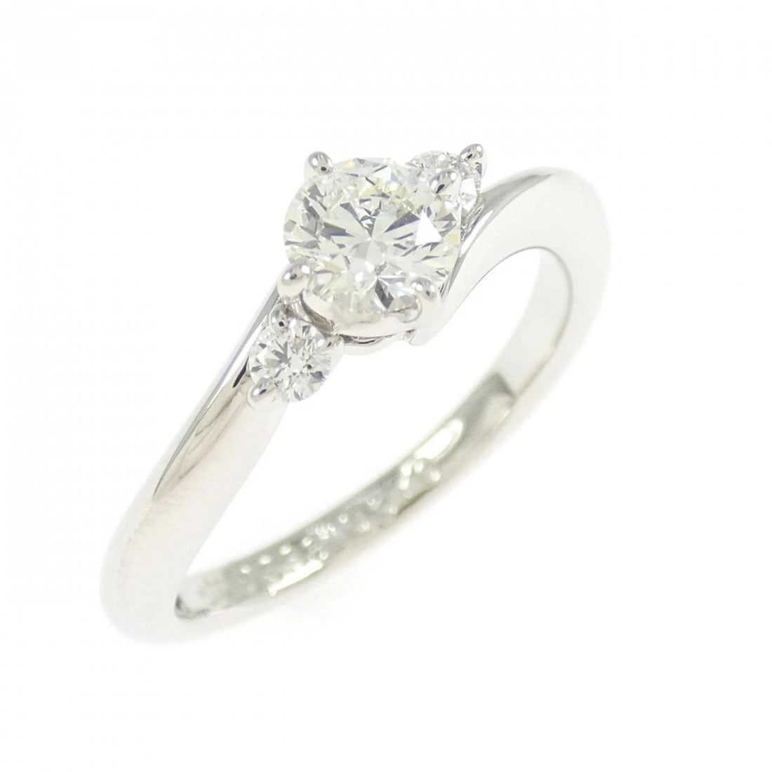 PT950 DIAMOND RING: PT950 Diamond Ring Brand: Unbranded Type/Style: Ring Material: Platinum950, Main Stone Natural Color: Platinum Size: US 5.5 Accessories: None Accessories Notice: When purchasing pre-owned