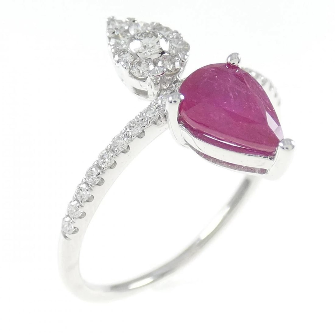 K18WG RUBY RING: K18WG Ruby Ring Brand: Unbranded Type/Style: Ruby Ring Material: 18k White Gold, Main Stone Ruby Secondary Stone Diamond Color: White Gold Size: US 6 1/4 Accessories: None Accessories Notice: When