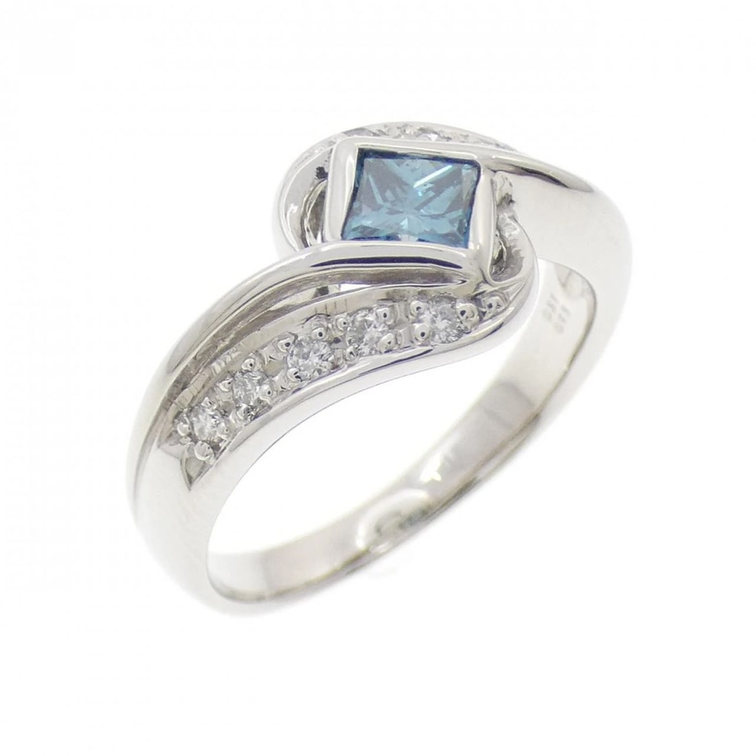 PT900 DIAMOND RING: PT900 Diamond Ring Brand: Unbranded Type/Style: Diamond Ring Material: Platinum900, Main Stone Natural Color: Platinum Size: US 5 Accessories: None Accessories Notice: When purchasing pre-owned
