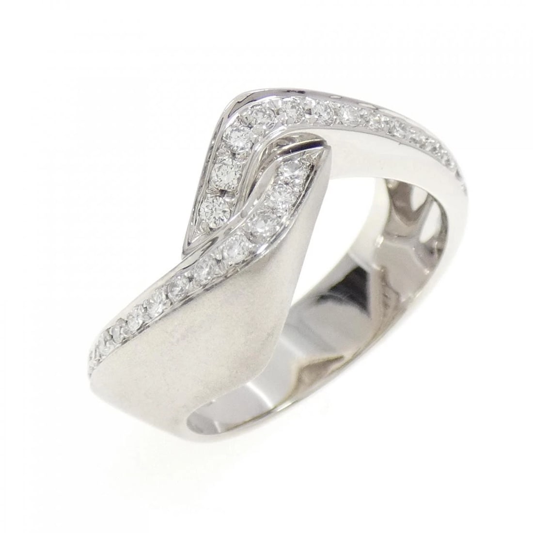 750WG DIAMOND RING: 750WG Diamond Ring Brand: Unbranded Type/Style: Diamond ring Material: 750WG, Color: White Gold Size: US 8.5 Accessories: None Accessories Notice: When purchasing pre-owned goods, please refer to the