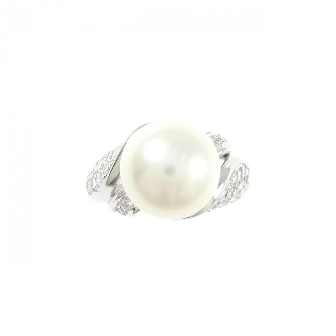PT900 AKOYA PEARL RING: PT900 Akoya Pearl Ring Brand: Unbranded Type/Style: Akoya Pearl Ring Material: PT900, Main Stone Akoya Pearl Secondary Stone Diamond Color: Silver Size: US 4 1/4 Accessories: None Accessories Notice: