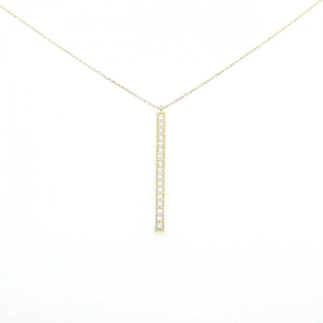 18K YELLOW GOLD DIAMOND NECKLACE: 18K Yellow Gold Diamond Necklace Brand: Unbranded Type/Style: Diamond Necklace Material: 18KYG, Main Stone NATURAL Color: YG Size: 50CM Actual Size Pendant length approx. x width approx.: